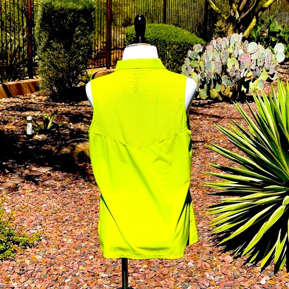 LIJA ATHLETIC TOP - Picture 2 of 4